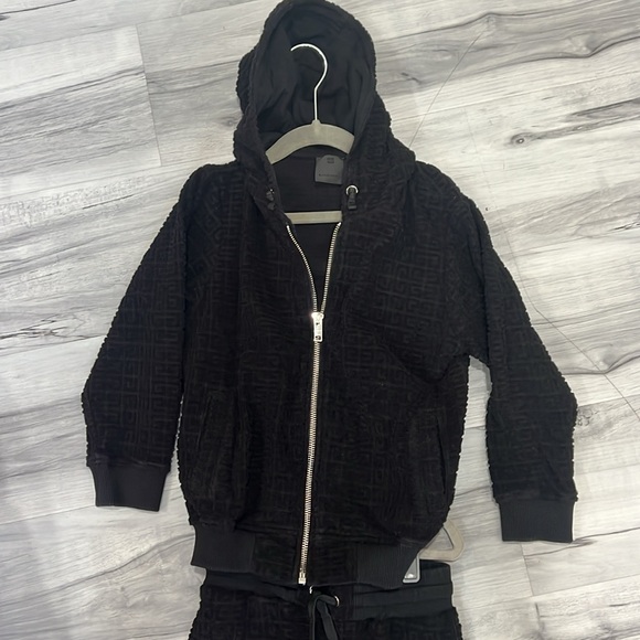 Givenchy Set - Picture 3 of 5